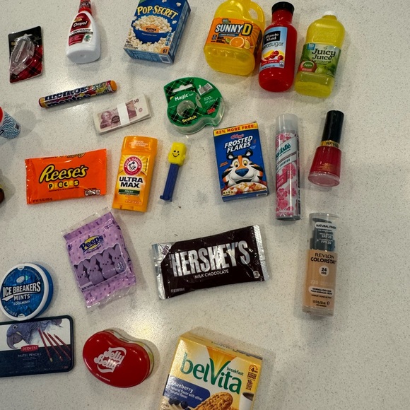 Mini Brands - 35 mini brands authentic - Picture 3 of 4